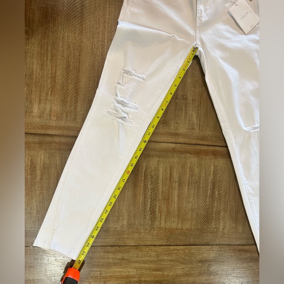 NEW Kancan White Distressed Twisted Seam Ankle Skinny Denim Jeans NWT Size 7/27 - Picture 12 of 16